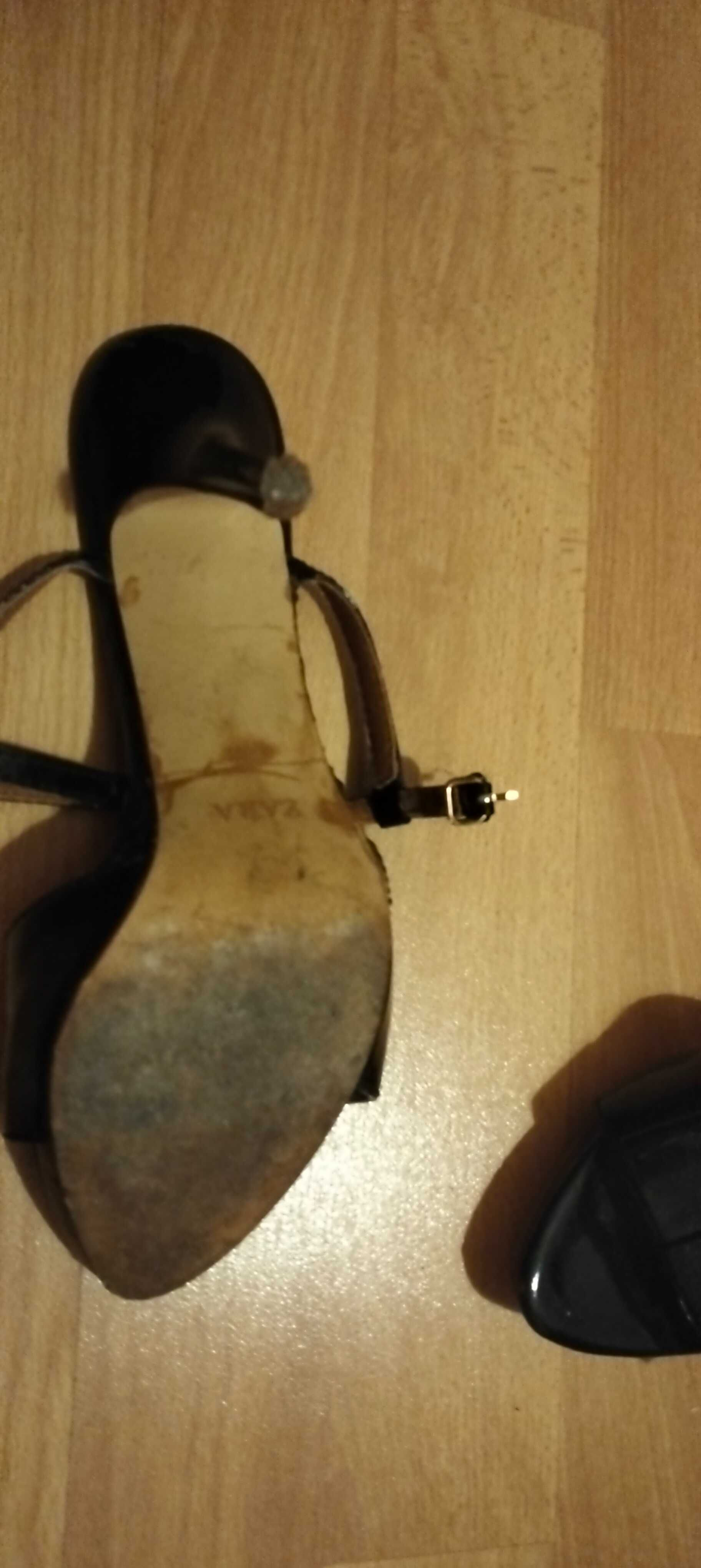 Sapatos senhora em bom estado