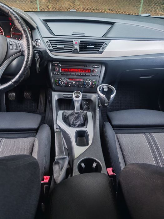 BMW X1 18 Xdrive Sport ótimo troco