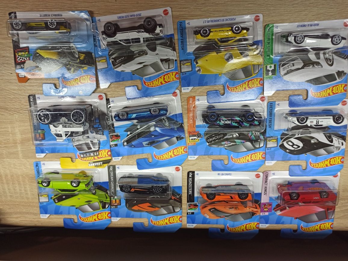 Zestaw hot wheels 12 aut nowe