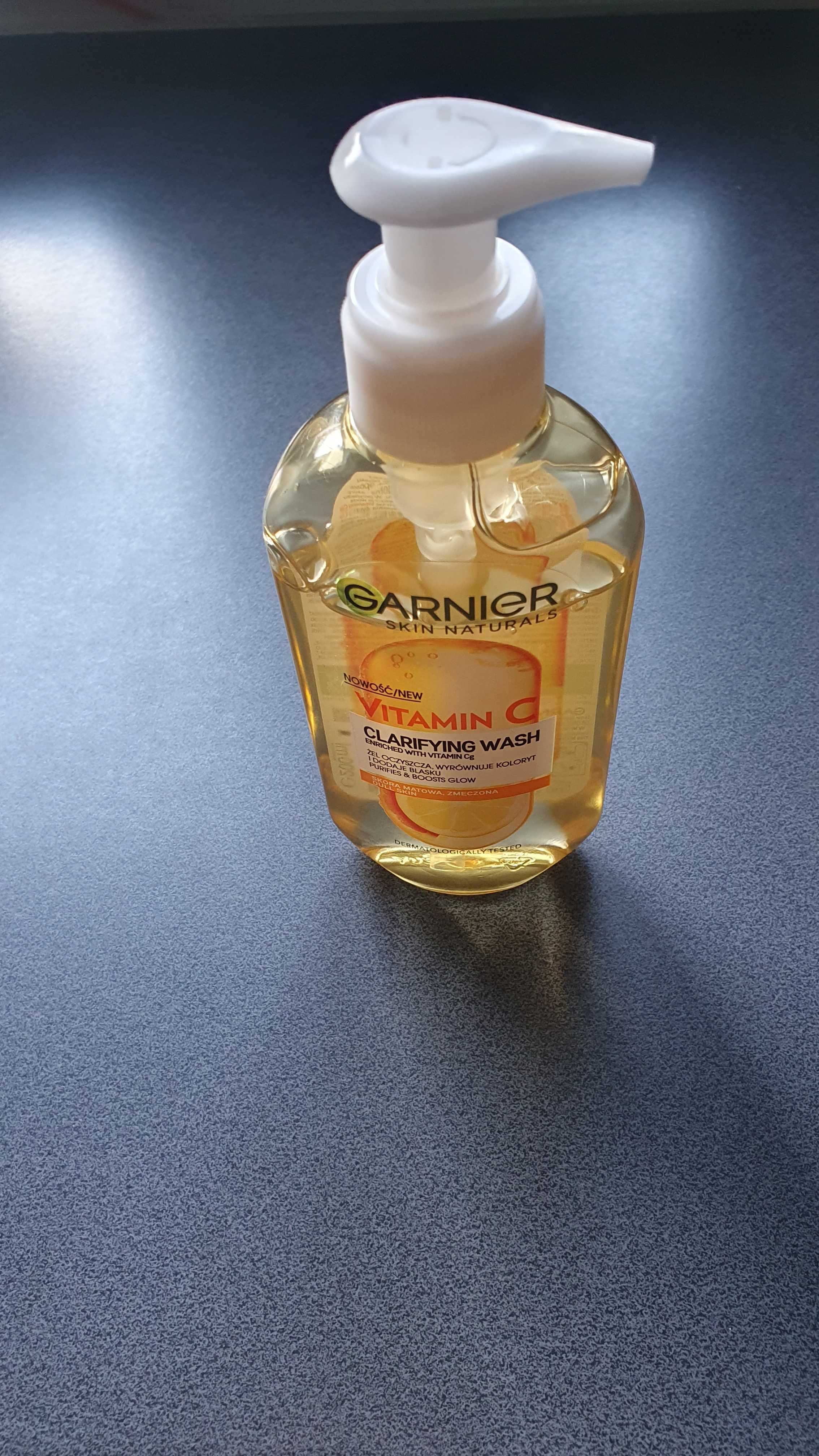 Serum z witaminą C Garnier dzień noc, żel