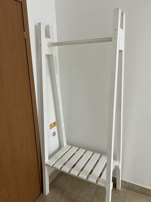 Вішалка для одягу