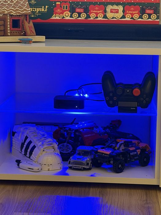 Biała szafka rtv + led