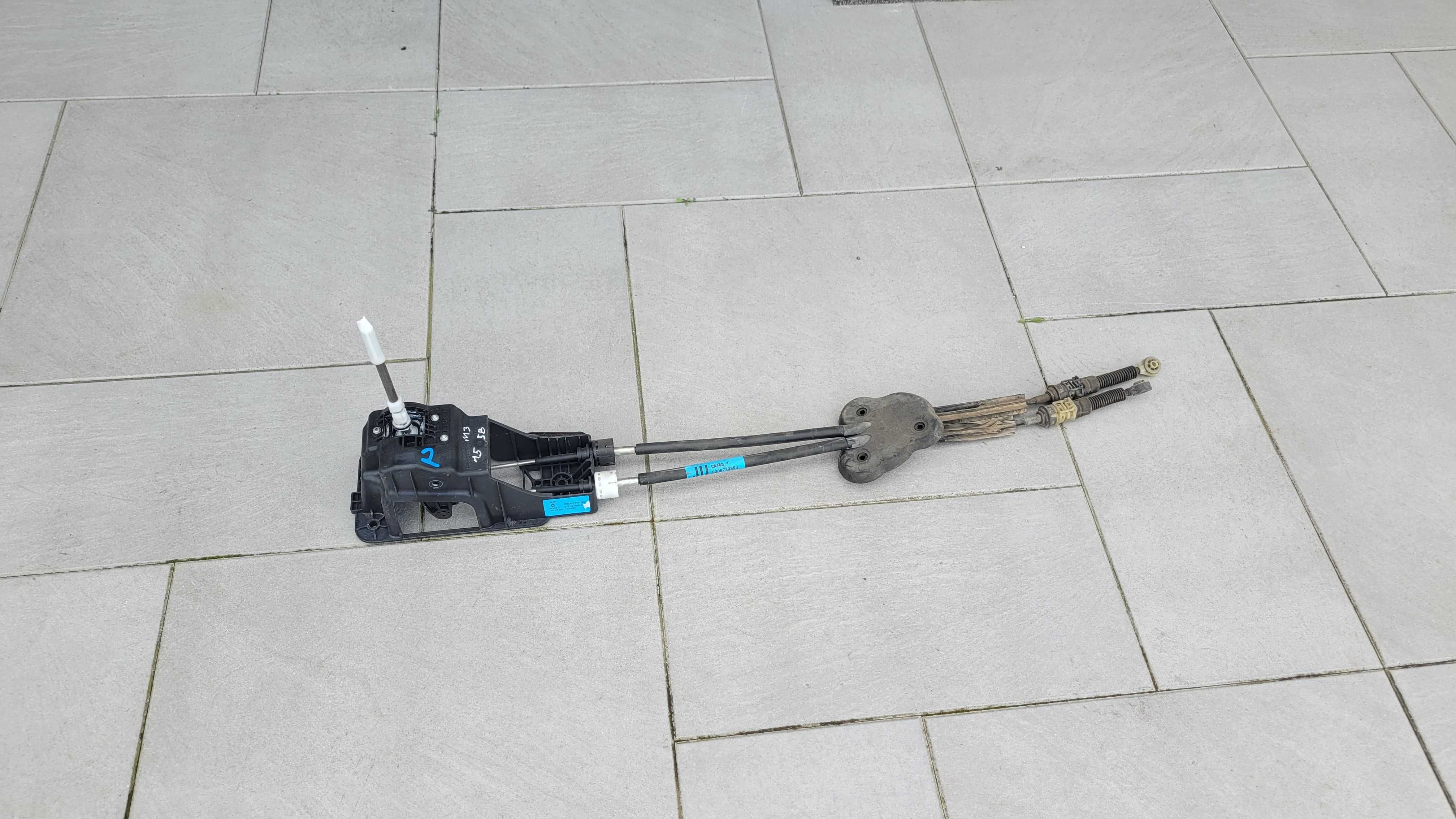 Renault megane III 3 linki wybierak lewarek zmiany biegów 1.6 1.5 nr2