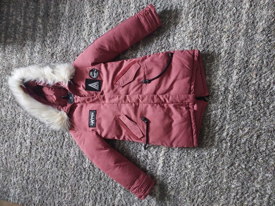 Продам куртку зимову на дівчинку