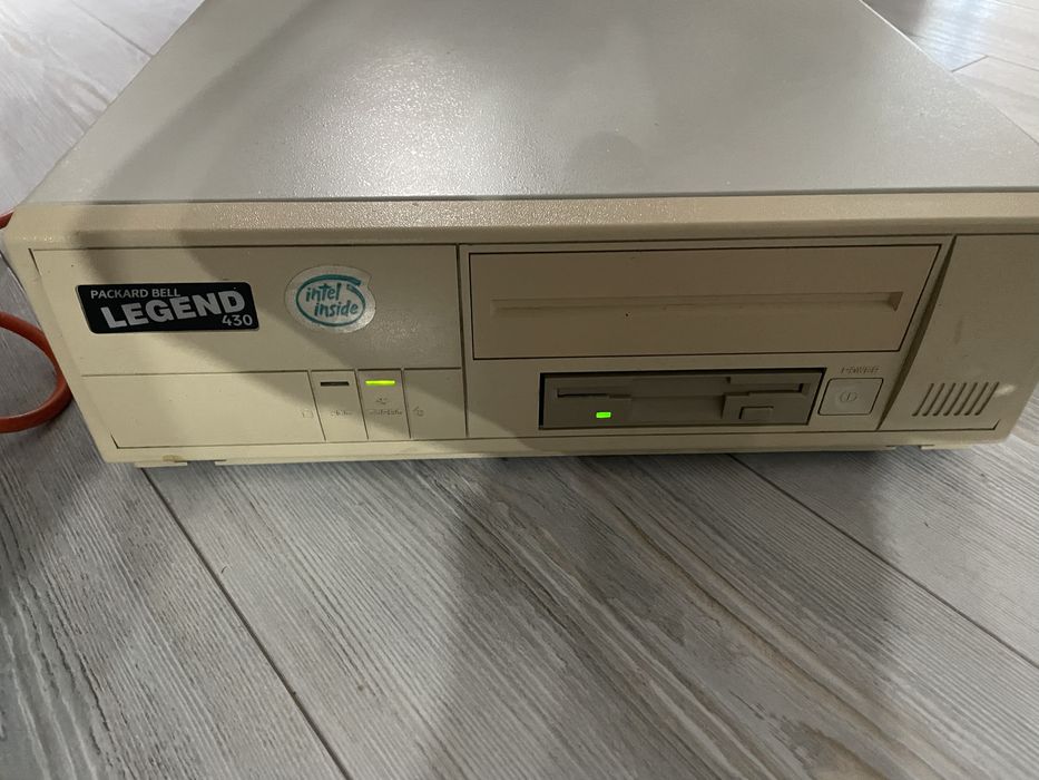 Stary retro komputer packard bell 486 legend 430