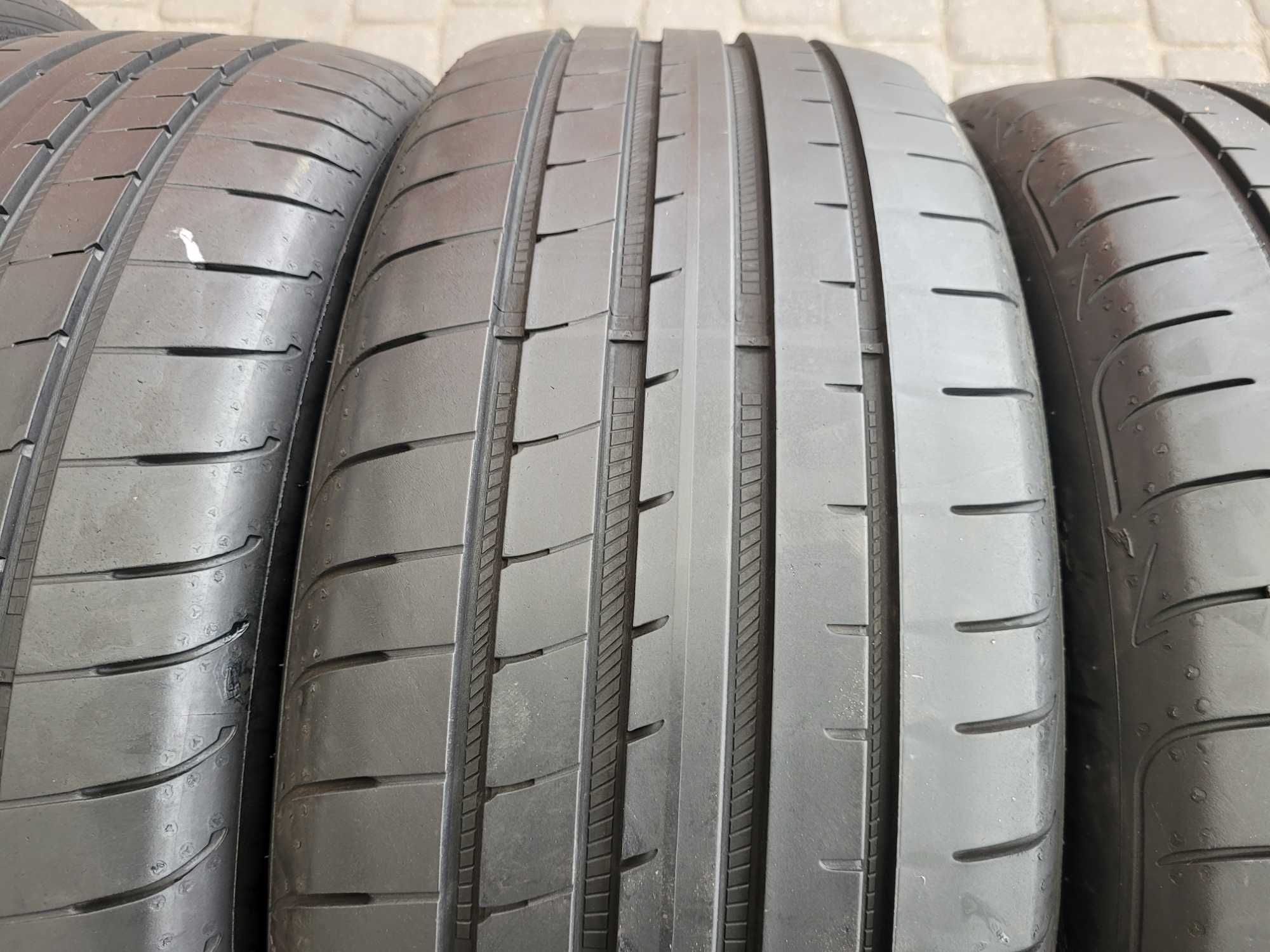 225  / 45  R  18  Goodyear      Komplet / Lato