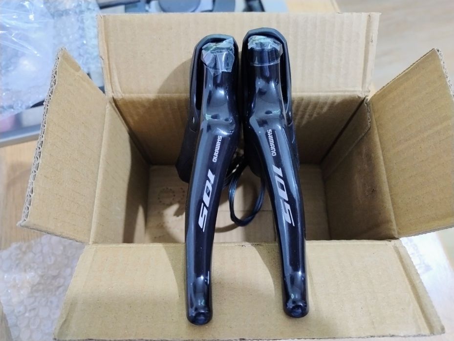 Klamkomanetki 105 2x11 Shimano R7000, komplet, nowe