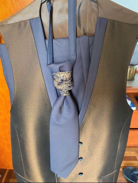 Fato noivo Enzo Romano (inclui camisa, gravata e colete) NOVO