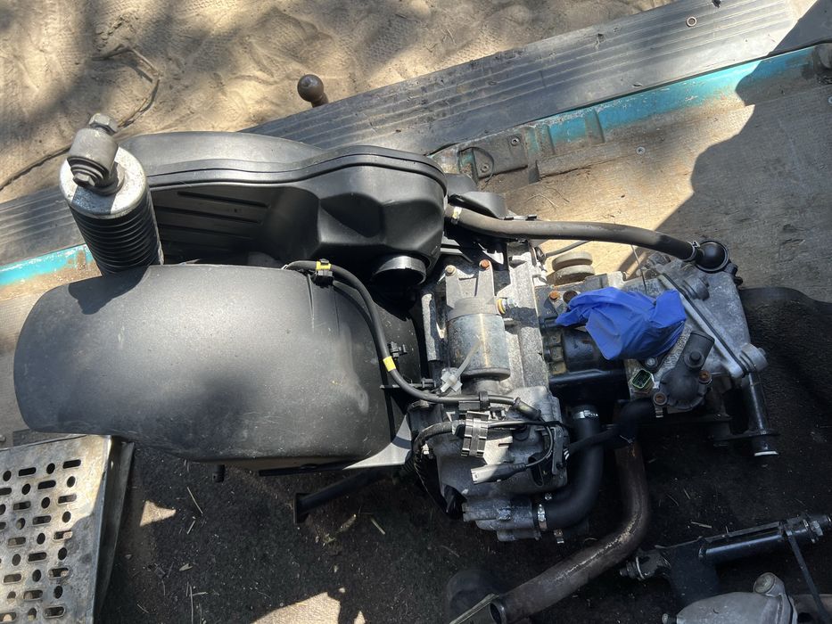 Piaggio mp3 300 silnik