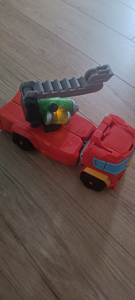 Transformers robot zmieniający się w samochód