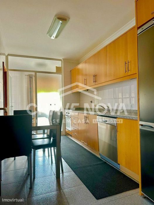 Apartamento T4- Garagem box em Canidelo