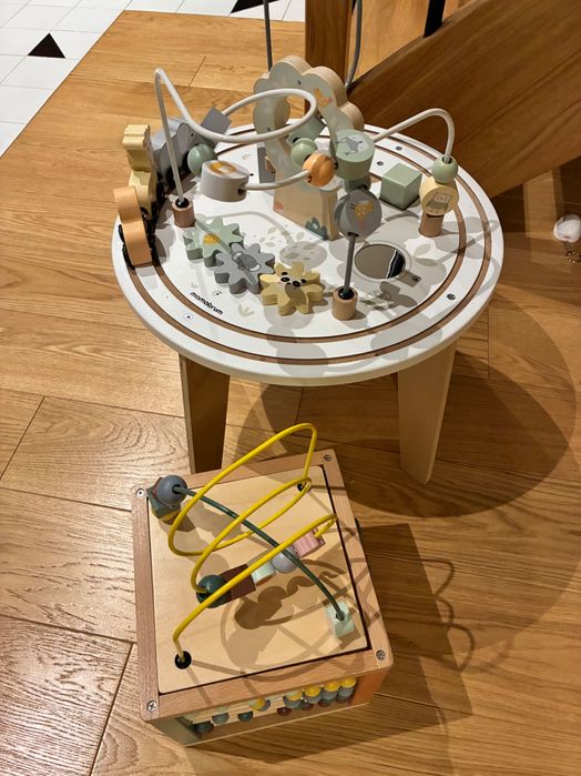 Stoliczek i kostka do zabawy