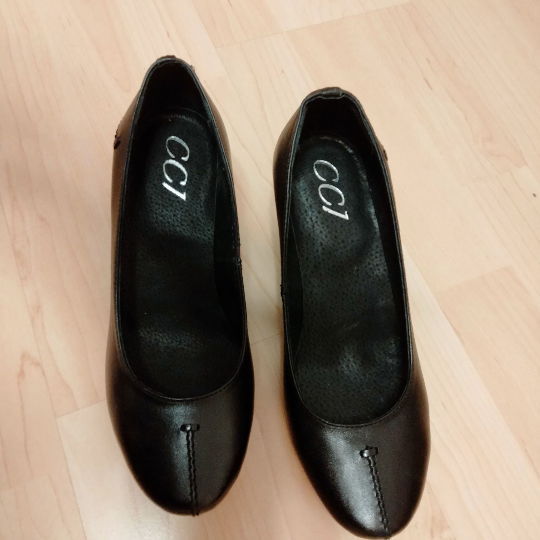 Новые кожаные модельные туфли р. 37 и 39