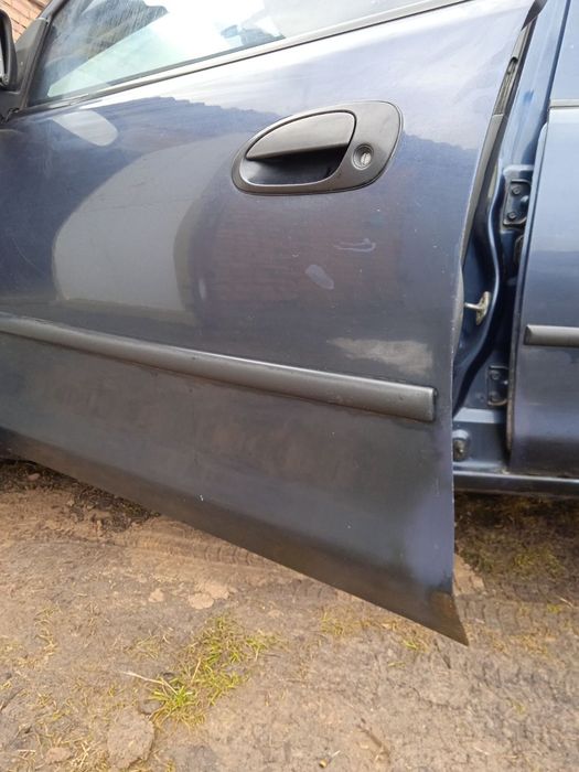 Продам Мазда 323