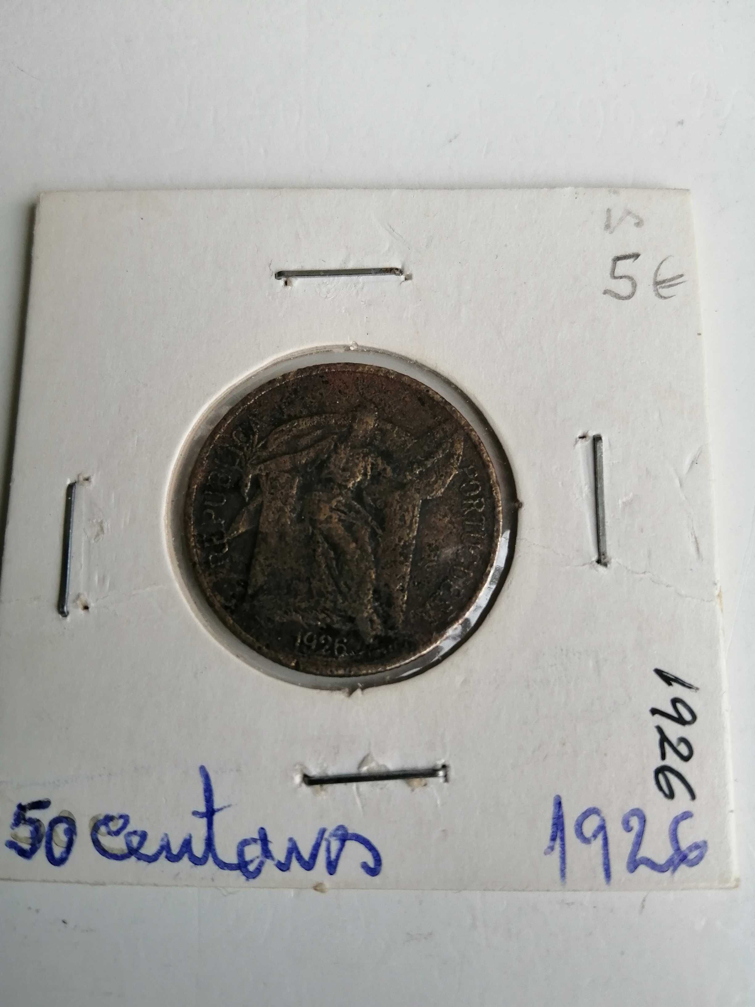 Moedas de 50 centavos e de 1 escudo de bronze alumínio