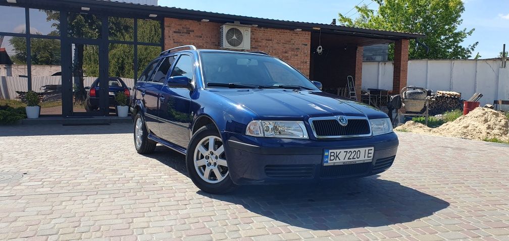 Skoda Octavia Tour 2009 рік