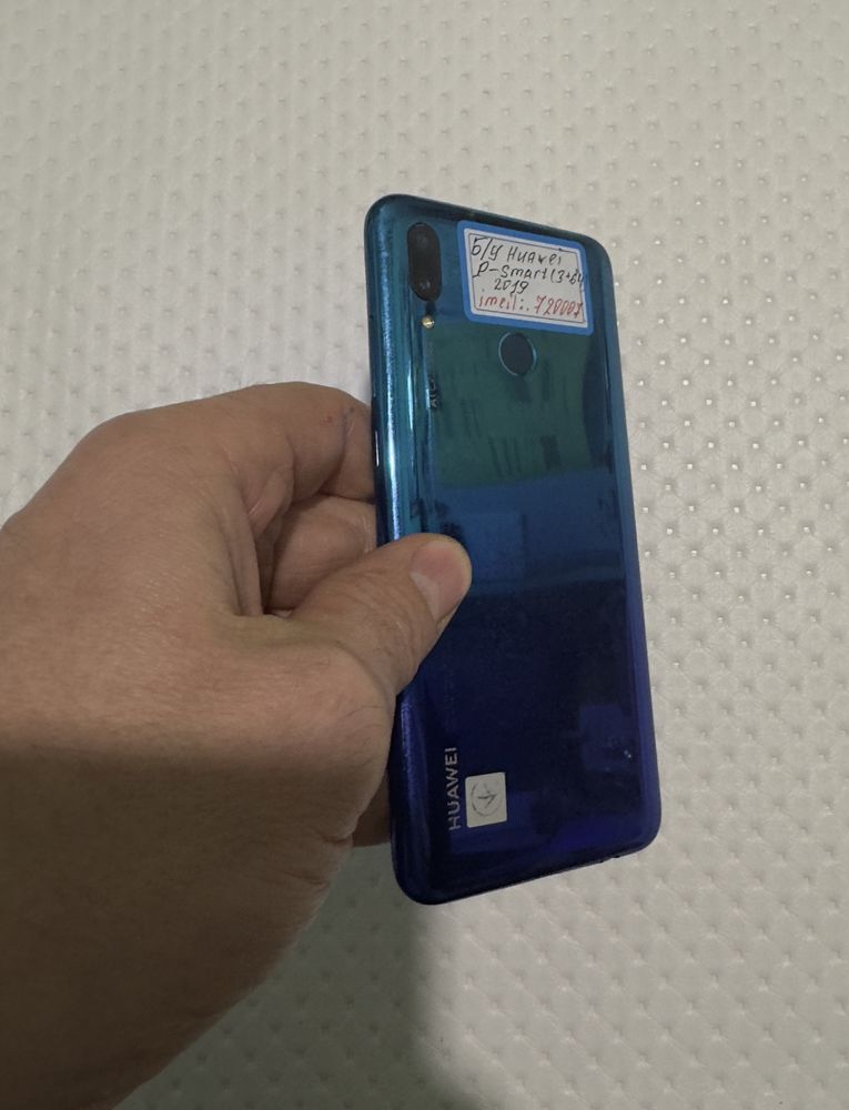 Б/у мобільний телефон Huawei Psmart 2019 3+64