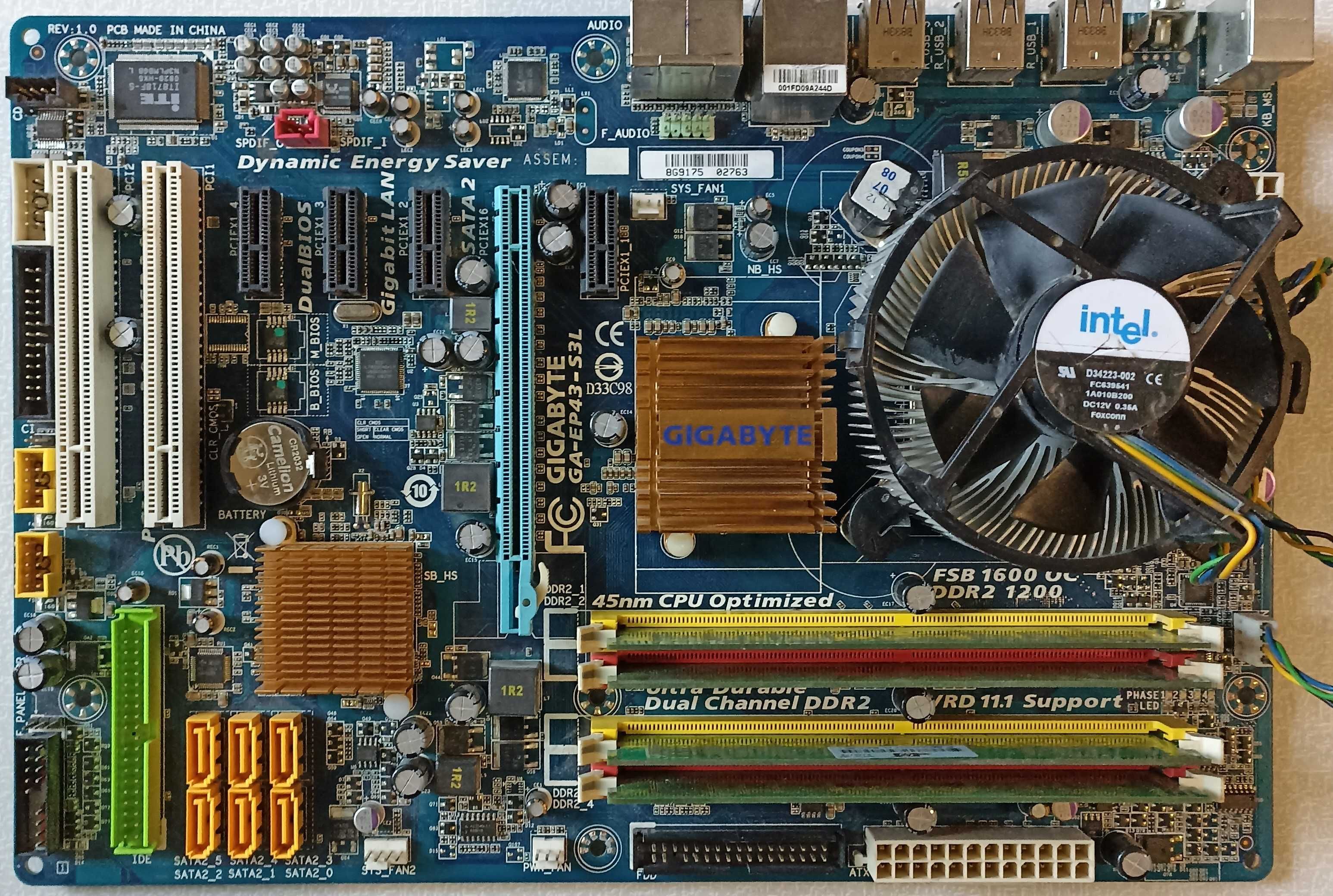 МП Intel p35, p43, 4 слота. Есть проц 4 ядра Quad, Xeon, кулер, ddr2.