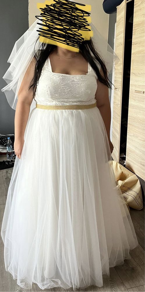 Suknia ślubna plus size