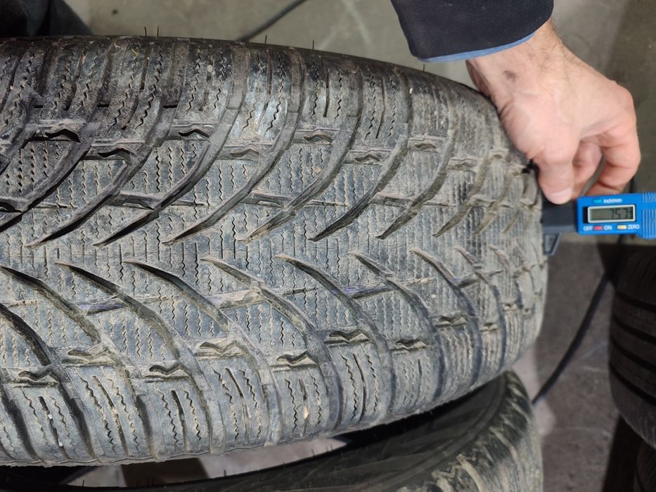 Резина зима 225.60.18 пара nokian