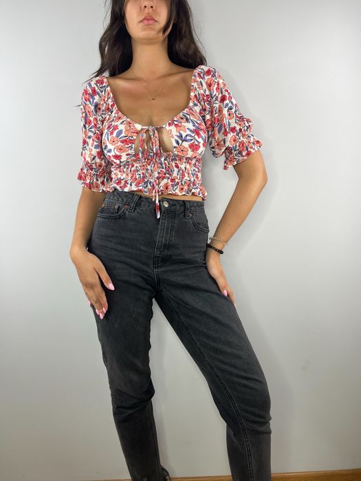 Kolorowa bluzka top boho crop top z dekoltem Kendall + Kylie rozmiar M