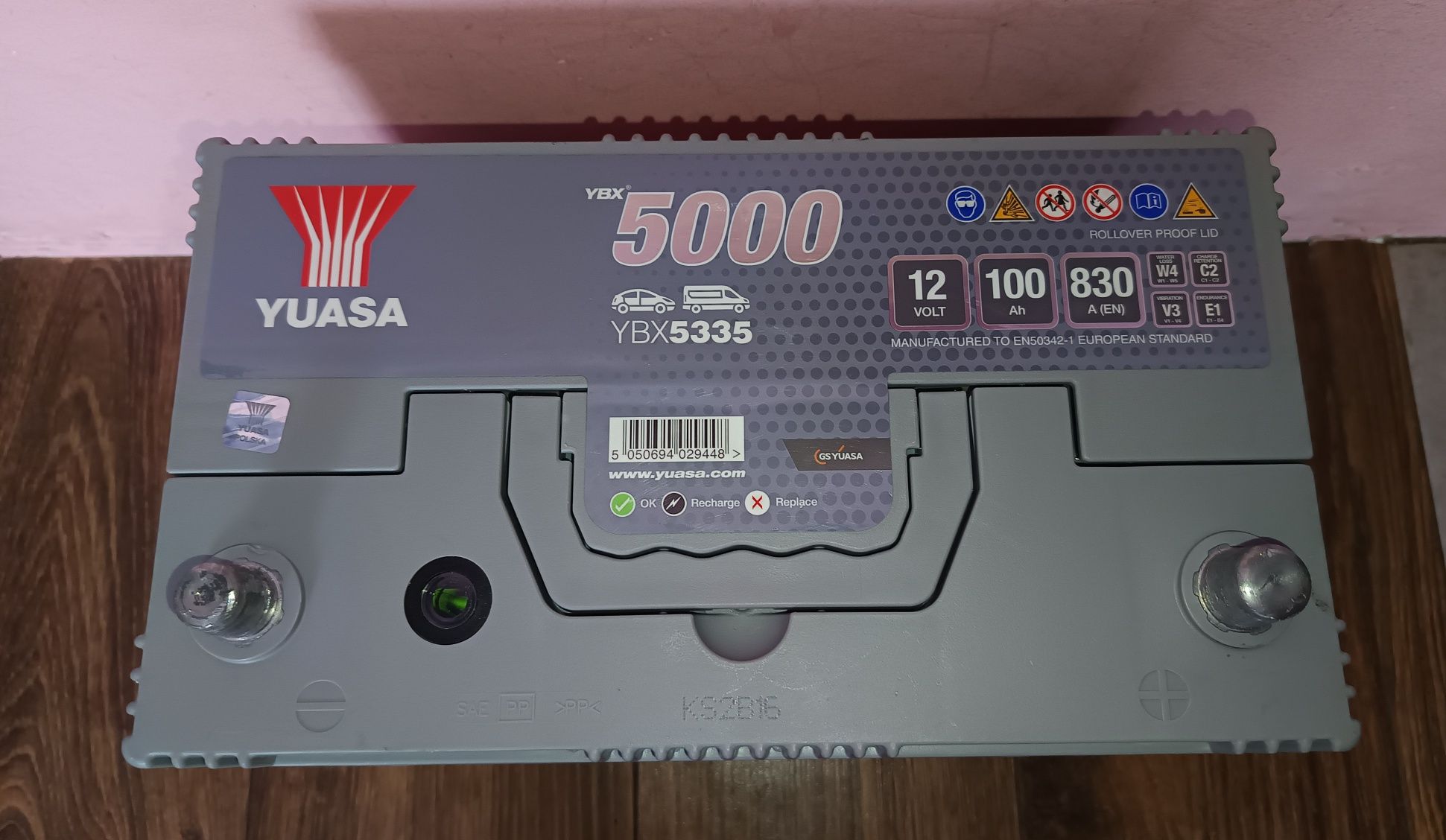 Akumulator YUASA Silver 100Ah/830A P+. Stan db. YBX 5335.