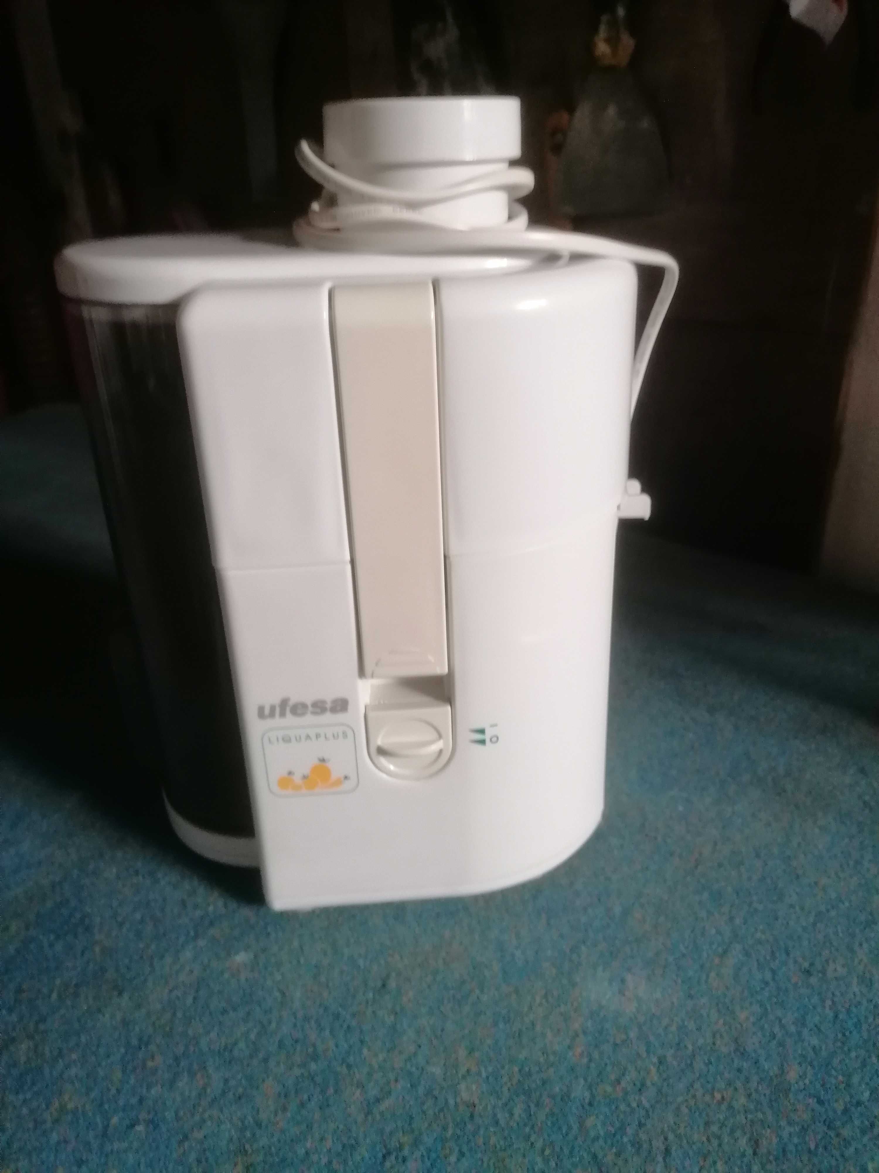 Máquina de fazer sumo de fruta como nova!