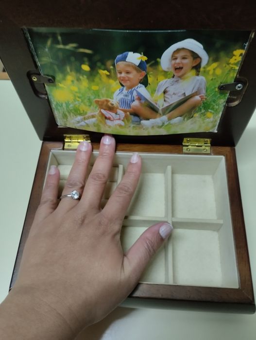 Caixa de jóias com espelho