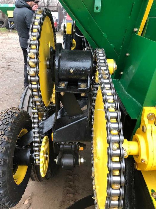 Розкидач мінеральних добрив РУМ-4 (МВУ-4). Від Заводу Виробника!