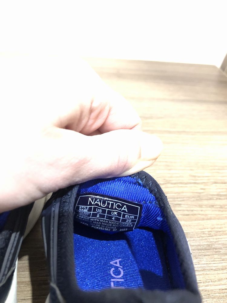 Продаю дитячі красовки,нові
