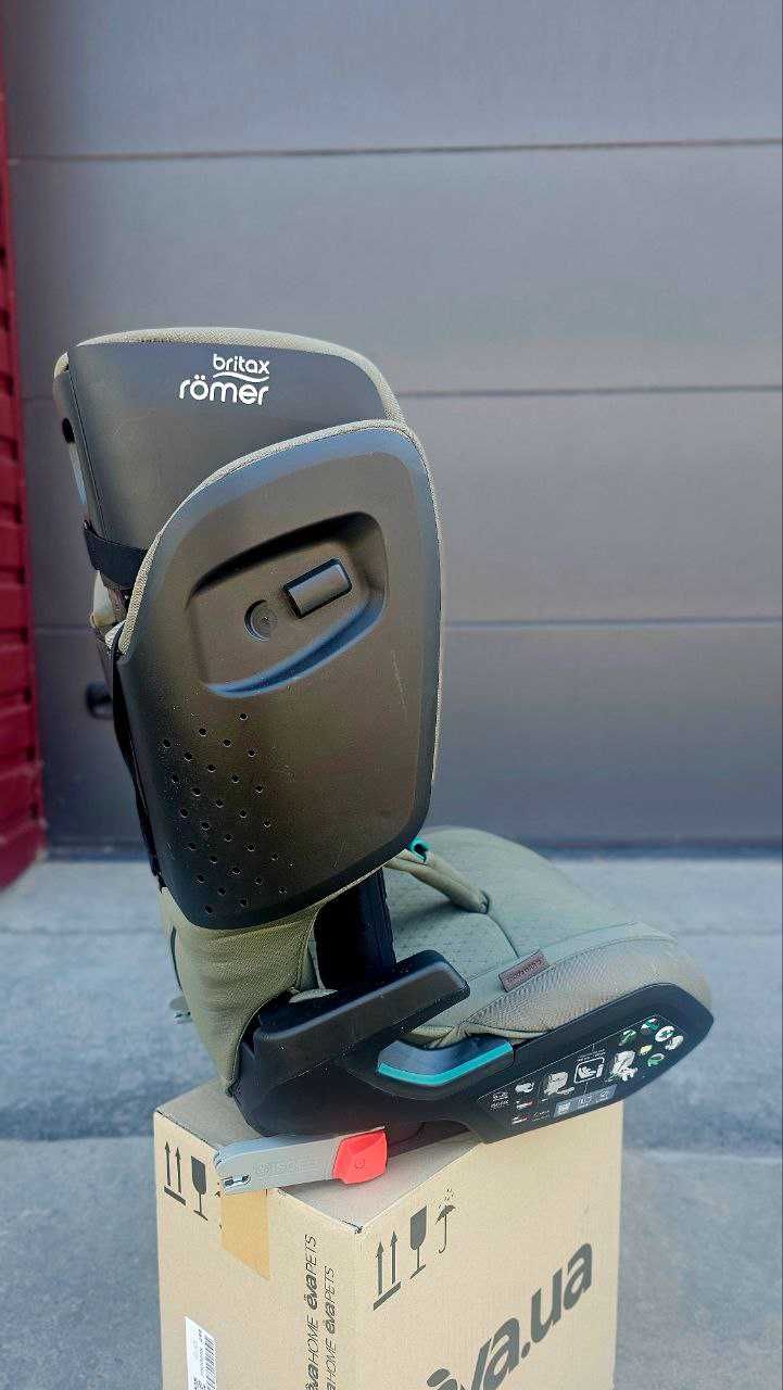 Автокрісло Britax-Romer Kidfix Pro 2025