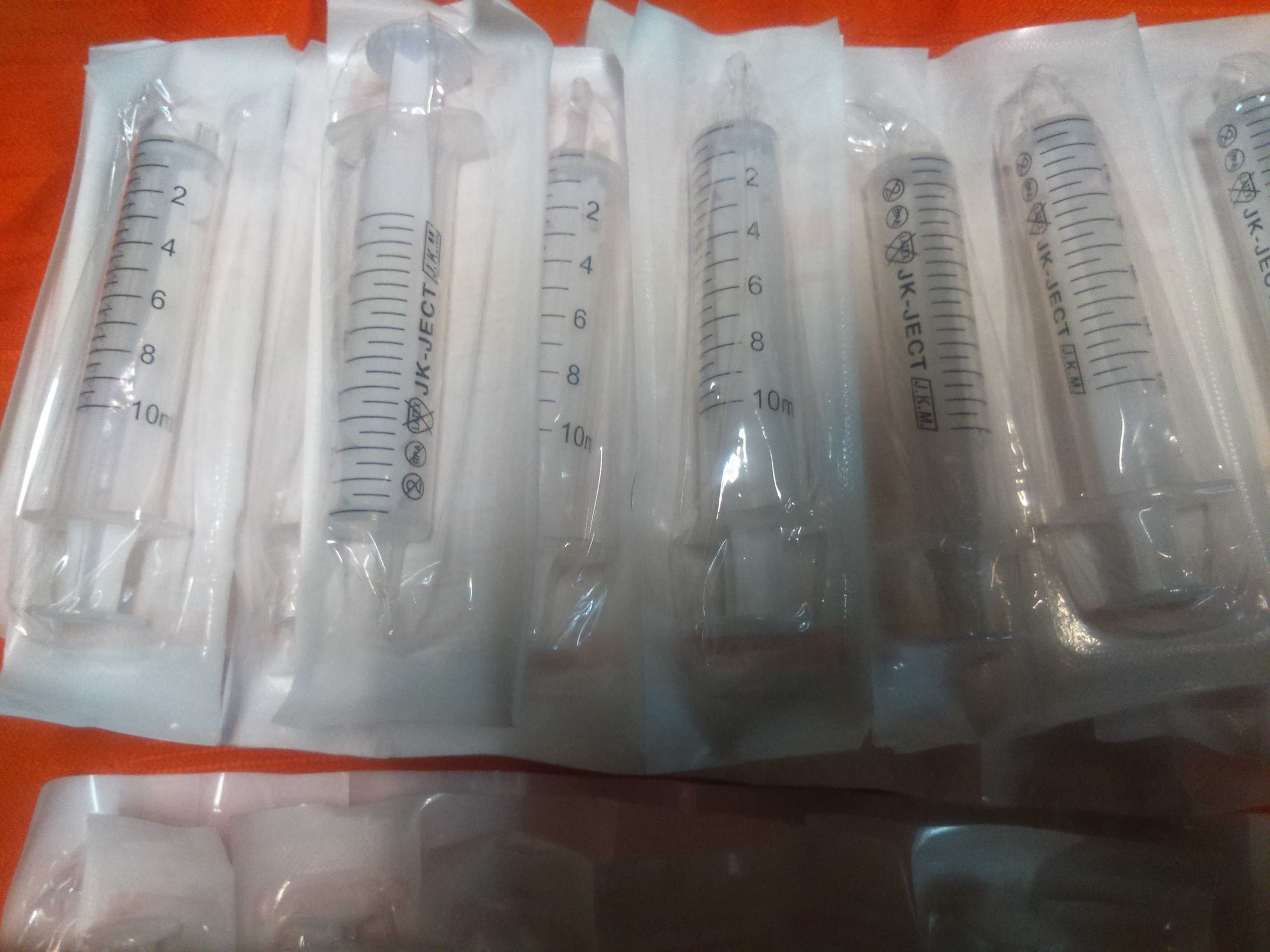 Strzykawki różne igły zestaw 2,5,10 i 20ml