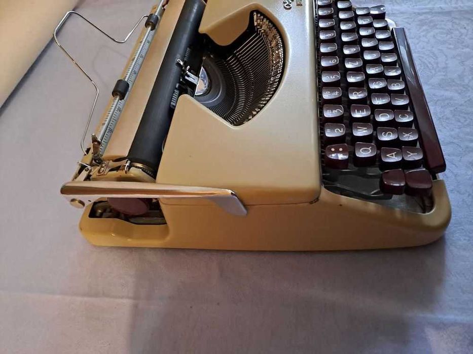 Печатная дорожная машинка Olimpia SPLENDID 33