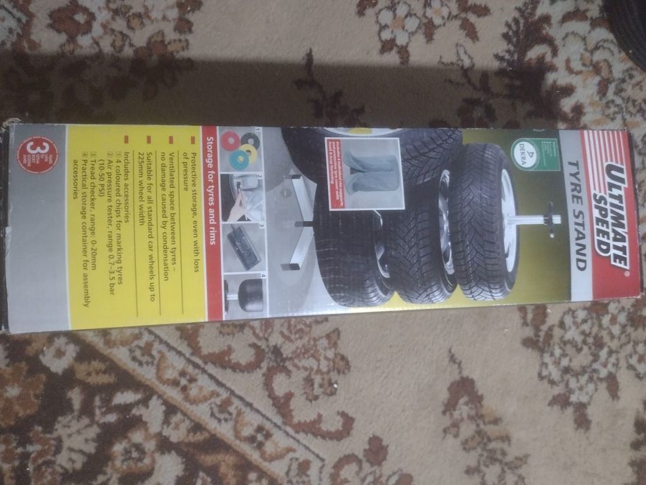 Stojak na opony pionowy