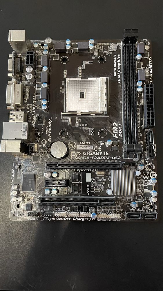 Материнська плата GIGABYTE GA-F2A55M-DS2