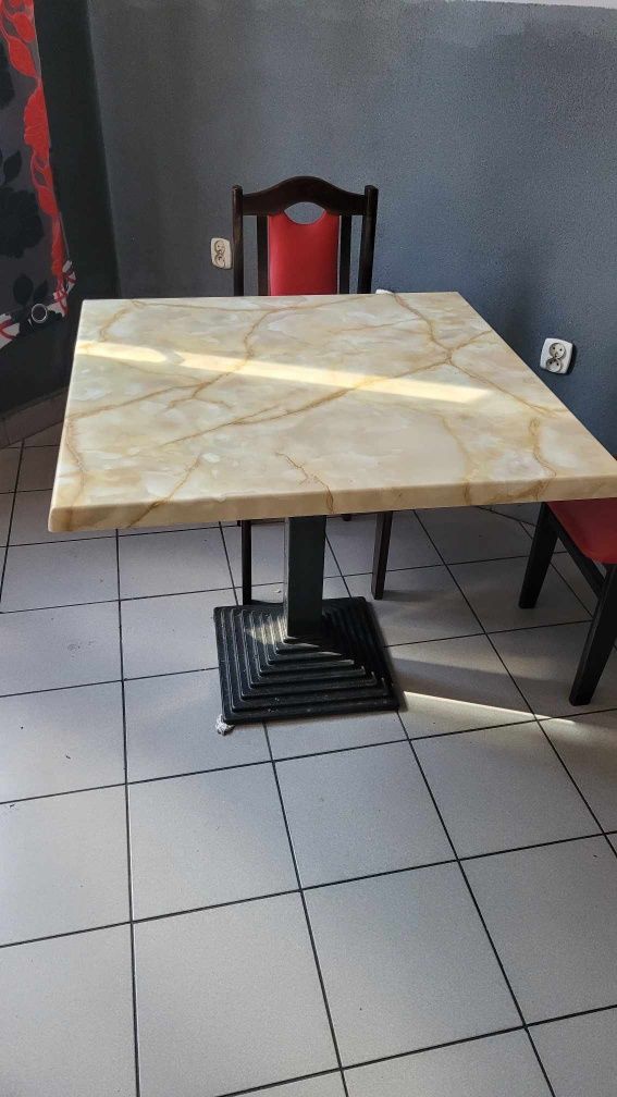 Stolik kwadratowy 90x90 cm z metalową podstawą