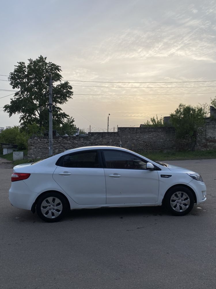 Kia Rio 2012 год