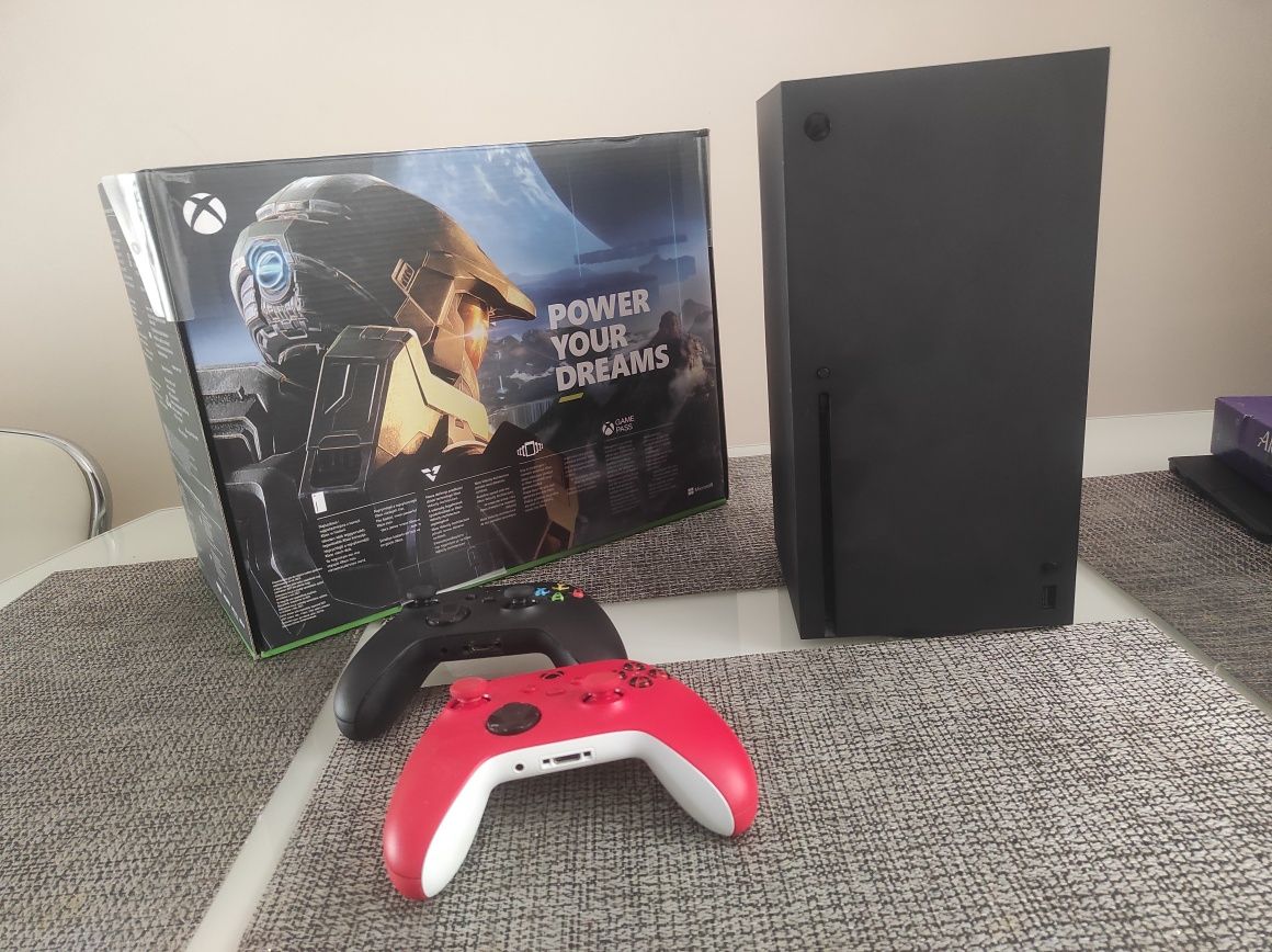 XBox Series X, 2 джойстика