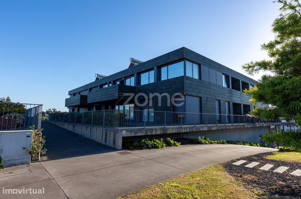 Apartamento T3 de luxo no Garden Residences, Ponta Delgada.