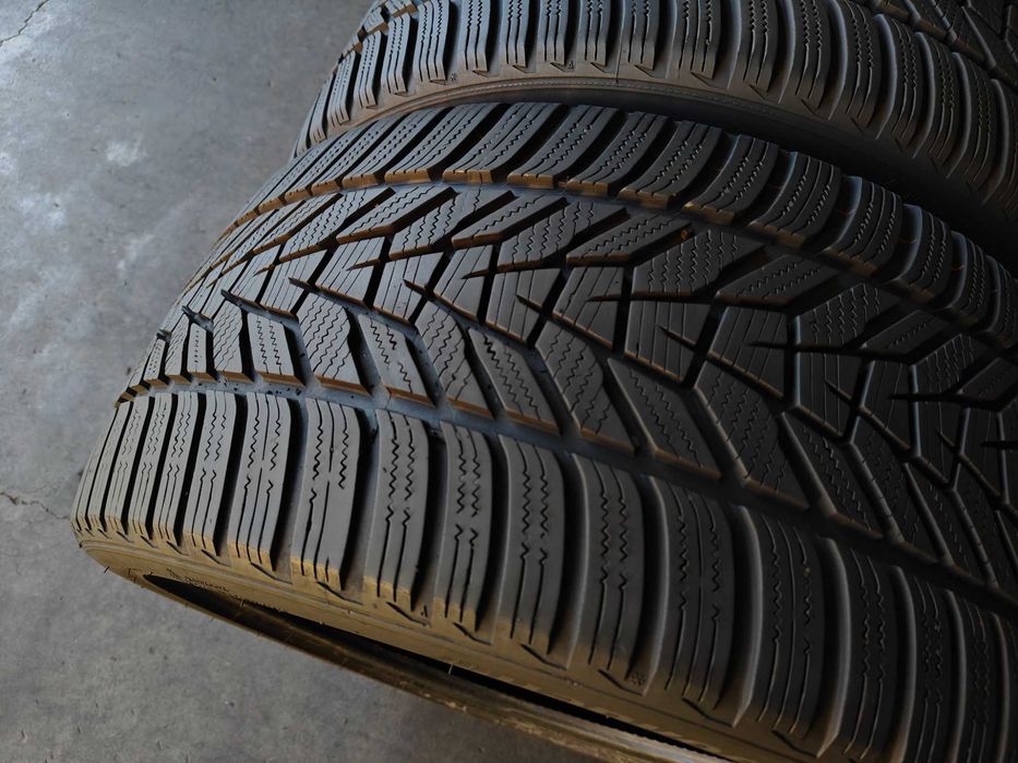 255/35 R19 зимові шини 2шт Hankook Winter ICept Evo3