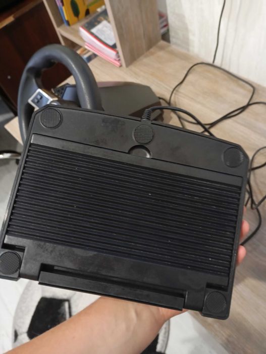 Ігровий руль з свектальною коробкою передач