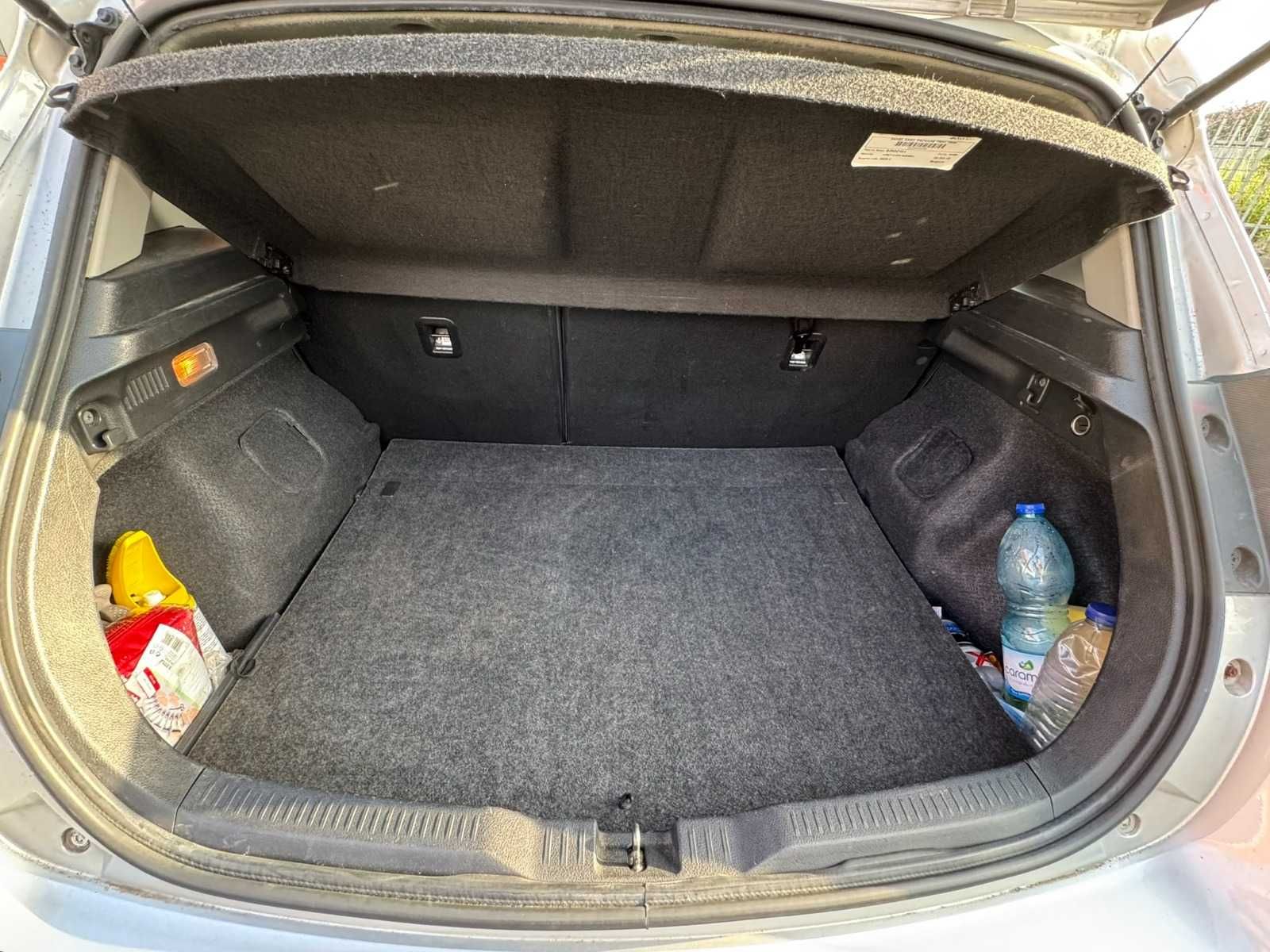 Toyota Auris 1.4D | Fiável, económico e completo | Motor impecável