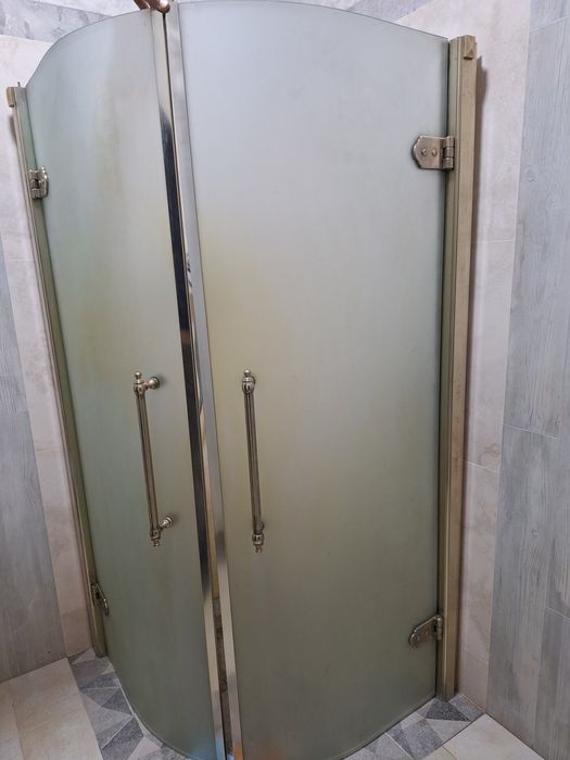 двери душевой   .