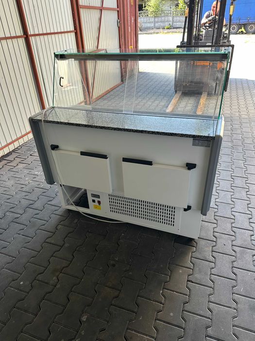 Lada chłodnicza 2019 r Witryna chłodnicza