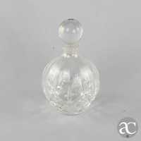 Frasco de perfume com rolha, em Cristal