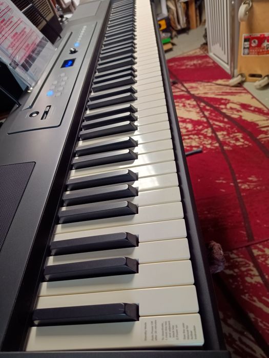 Pianino cyfrowe z torba jak nowe