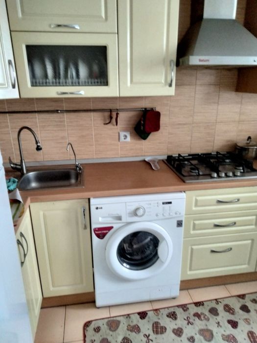 1 к кв на Свободи Європорт