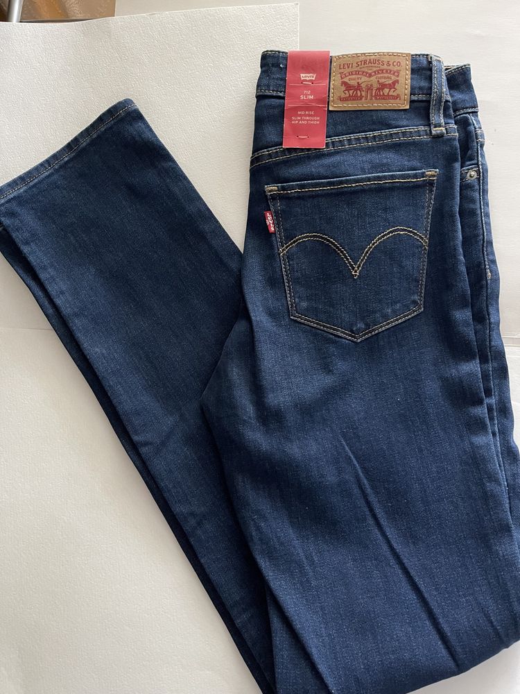 Новые женские Levi's jeans джинсы 712 W26 L32