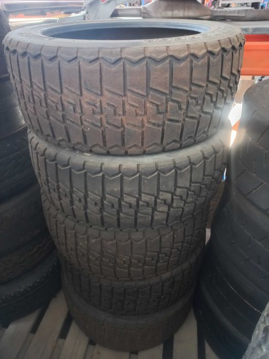 Pneus de Competição Novos e Usados