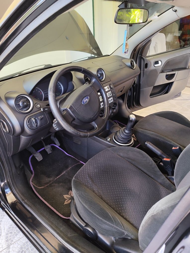 FORD Fiesta  Viatura a GPL